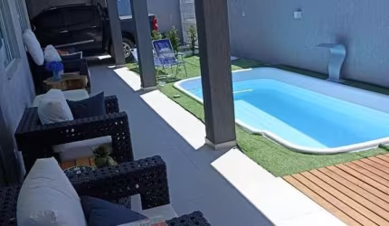 Casa com 04 quartos sendo 2 suítes em Balneário Piçarras - SC