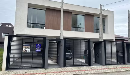 Sobrado, 3 suítes, 130m² com 2 vagas de garagem