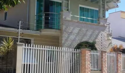 Casa na Quadra Mar - 40 metros da praia de Balneário Piçarras SC