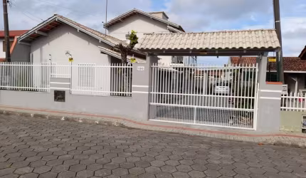 Casa com 5 dormitórios em Itajuba a 500 metros da praia