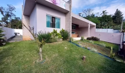 Casa com 2 quartos a 500 metros da Praia