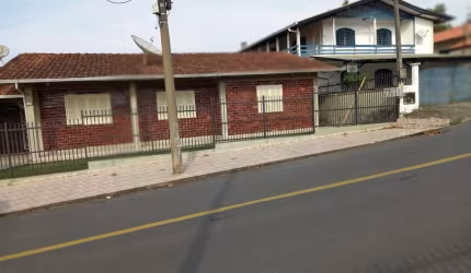 EXCELENTE CASA DE PRAIA A 390 METROS DA AREIA EM BARRA VELHA-SC