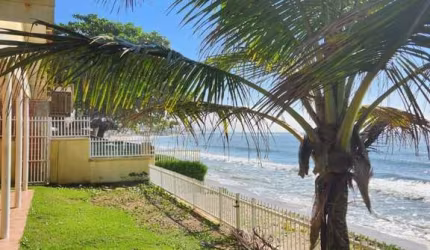 Casa frente mar 3 Quartos Pé na areia na Av. Itajuba