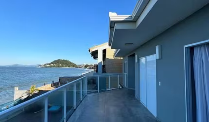 Sobrado frente mar 5 dormitórios Itajuba Barra Vellha SC