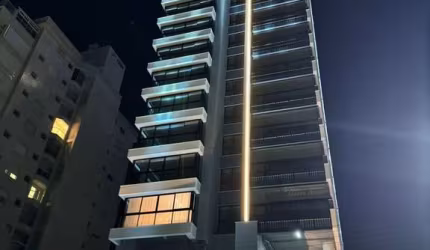 Apartamento frente mar com 3 suítes em Balneário Piçarras SC