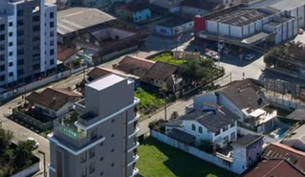 Apartamento com 4 Suites, no Centro de Balneário Piçarras