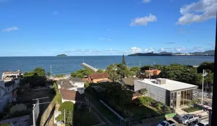 Apartamento Centro de Balneario Piçarras, frente mar com 3 Dormitórios sendo 1 S