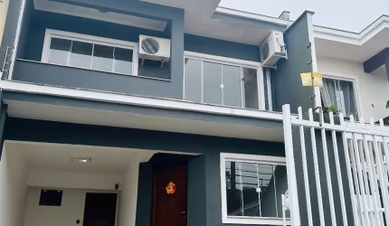 Sobrado Geminado à venda e/ou Locação no Floresta.
