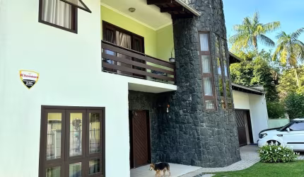 Casa/Sobrado à venda Saguaçu