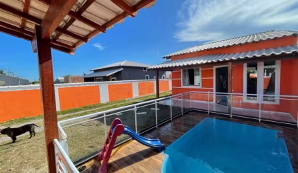 Casa com 2 quartos à venda na Avenida Independência, Unamar, Cabo Frio por R$ 250.000