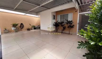 Linda Casa Térrea no Jardins Novo Mundo GO