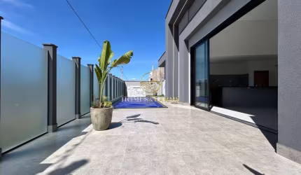 Bela Casa a Venda no Jardins Capri - Senador Canedo