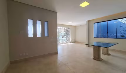 Casa à venda, 3 quartos, 2 suítes, 4 vagas, Santa Efigênia - Belo Horizonte/MG