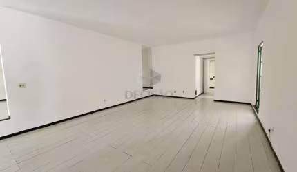 Casa à venda, 5 quartos, 1 suíte, 3 vagas, Funcionários - Belo Horizonte/MG