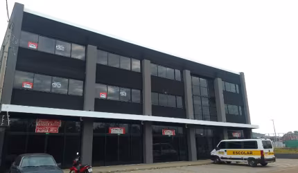 EXCELENTE SALA NO COMERCIAL SANTO ANTÔNIO