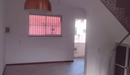 Casa Duplex 2 quartos, Suíte, garagem