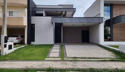 Casa Térrea com Piscina à Venda em Condomínio Fechado em Paulínia