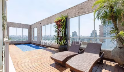 Cobertura de 440m², 4 suítes e 8 vagas em Moema.