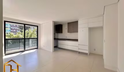 Apartamento com 2 suítes semi mobiliado no Centro de Joinville
