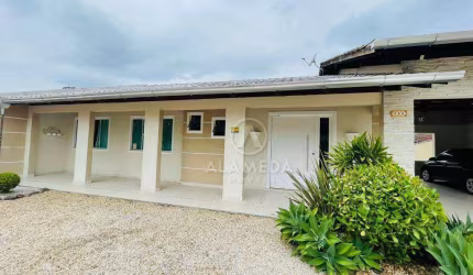 Casa com 4 dormitórios à venda, 325 m² por R$ 1.100.000,00 - Velha - Blumenau/SC
