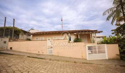 Casa com 4 dormitórios à venda, 220 m² por R$ 1.380.000,00 - Itoupava Norte - Blumenau/SC