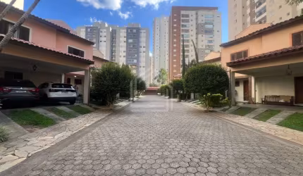 Sobrado com 4 dormitórios e 357m² à venda no Jardim Aquarius