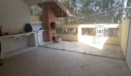 Sobrado com 3 dormitórios à venda, 96 m² por R$ 650.000,00 - Jardim América - Taboão da Serra/SP