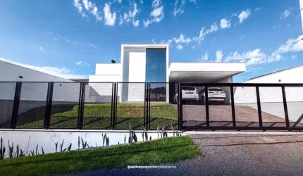 Casa com 3 quartos, Jardim Riva - Portão