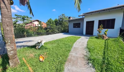 Casa com 3 quartos, Centro - Portão