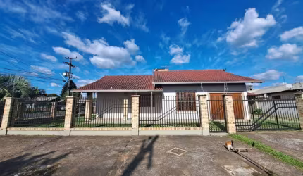 Casa com 3 quartos, Centro - Portão