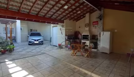 Sobrado com 4 dormitórios - 3 banheiros - 3 vagas de garagem - Villa Branca - Jacareí