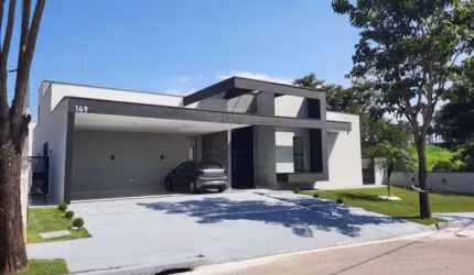 Ótima casa em condomínio em Caçapava- 245m²- 3 dormitórios, 1 suíte