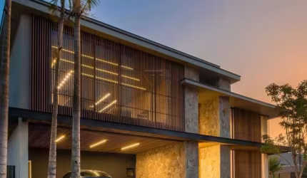 Casa de Condomínio com 4 dormitórios - 1200m²