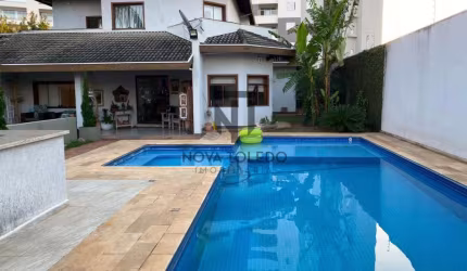 Casa Sobrado - Jardim das Nações - Taubaté - 4 Dormitórios - 570m².