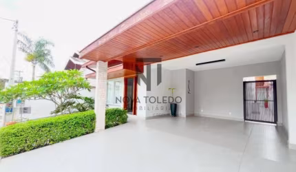CASA PARA LOCAÇÃO - 200m² - 5 DORMITÓRIOS 1 SUÍTE - 4 BANHEIROS - URBANOVA - SJC