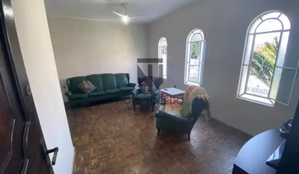 Casa/Padrão - Residencial - No bairro Jardim das Indústrias