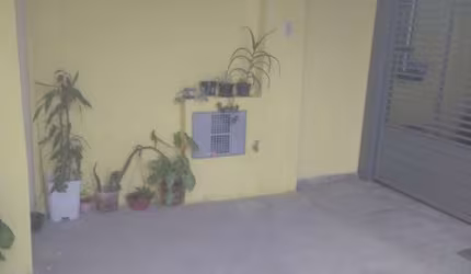 casa com dois dormitórios, duas salas, área de serviço, vaga de garagem na  Parada Inglesa divisa com a Vila Dom Pedro II