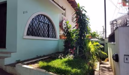 Sobrado com 3 dormitórios, 4 salas, vaga de 2 garagem no Jardim São Paulo
