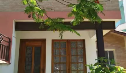 sobrado com tres suites, sacada, 4 vagas de garagem  no Jardim São Paulo