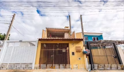 Sobrado para Venda em Curitiba, Campo de Santana, 3 dormitórios, 2 banheiros, 2 vagas