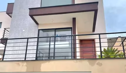 Excelente Casa Duplex  3  Quartos  -  Condomínio Via do Sol