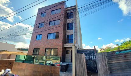 Cobertura com 2 quartos, suíte, elevador no Recanto da Mata