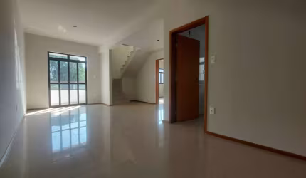 Cobertura dúplex, 3 suítes, 2 vagas, elevador no São Mateus por R$ 829 mil