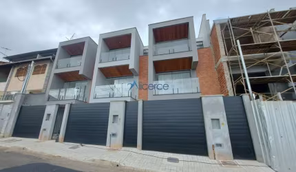 Casas nova com 3 quartos, varanda gourmet no Santa Catarina