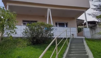 Ótima casa no Bairro Bandeirantes!