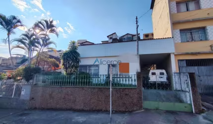 Casa em local nobre dentro do Bairro Bairu!