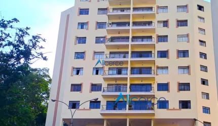 Apartamento de 03 quartos com  garagem, elevador e área de lazer no Centro.