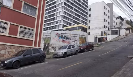 Excelente terreno com 411m² pronto para construir com projeto aprovado