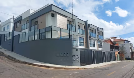 Casa  nova São Pedro, 3 quartos com quintal, 2 vagas