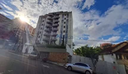 Apartamento de 3 quartos com suíte e garagem no Santa Helena